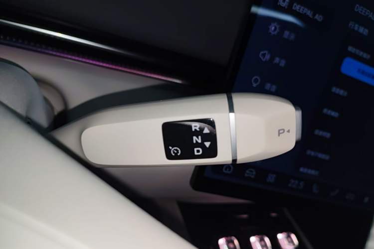 Used Deepal L07 2025 530 Ultra DeepBlue Intelligent Driving AD PRO Pure-Electric Version Gear Lever