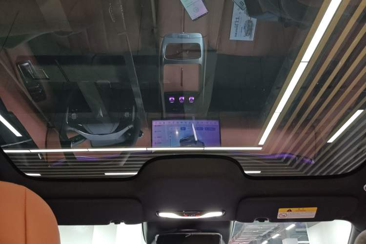 Used Deepal L07 2025 530 Ultra Qiankun Intelligent Driving ADS SE Pure Electric Version Headliner