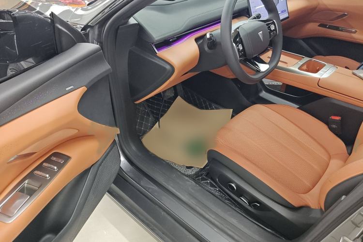 Used Deepal L07 2025 530 Ultra Qiankun Intelligent Driving ADS SE Pure Electric Version Interior 3