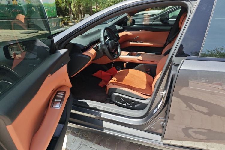 Used Deepal L07 2025 530 Ultra Qiankun Intelligent Driving ADS SE Pure Electric Version Interior 3