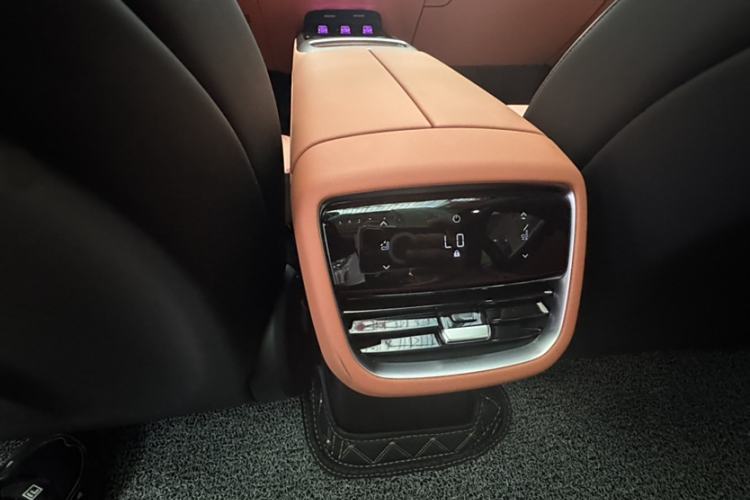 Used Deepal L07 2025 530 Ultra Qiankun Intelligent Driving ADS SE Pure Electric Version Interior 6
