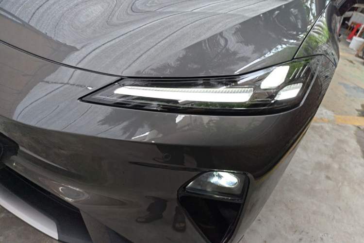 Used Deepal L07 2025 300Ultra Qiankun Intelligent Driving ADS SE Range-Extended Version Left Front Headlight