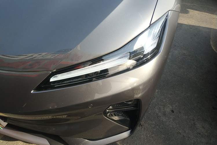 Used Deepal L07 2025 300Ultra with DeepBlue Intelligent Driving AD PRO Extended-Range Version Left Front Headlight