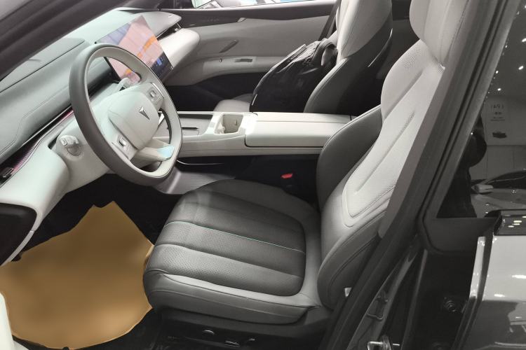 Used Deepal L07 2025 300Ultra with DeepBlue Intelligent Driving AD PRO Extended-Range Version Left Front Seat
