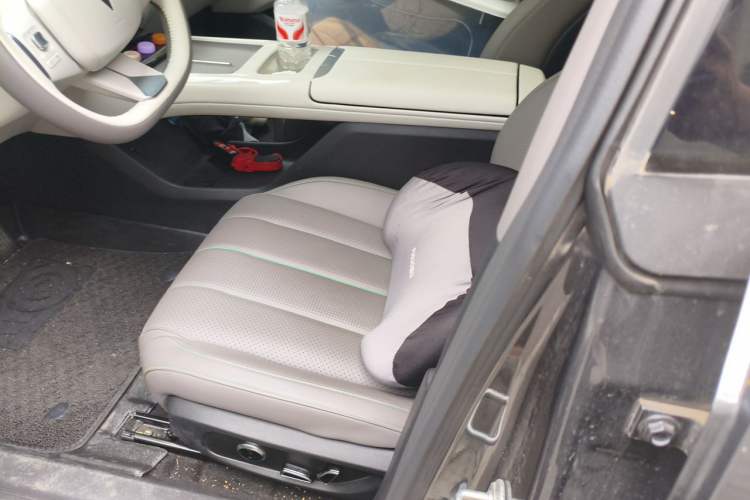 Used Deepal L07 2025 300Ultra with DeepBlue Intelligent Driving AD PRO Extended-Range Version Left Front Seat