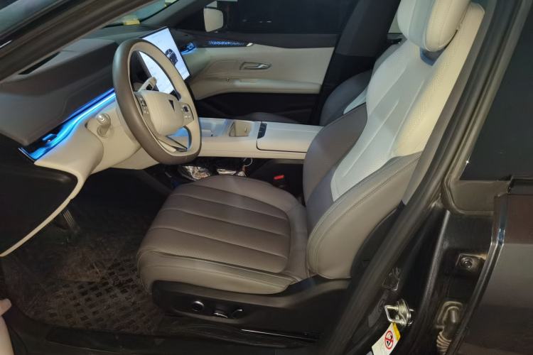 Used Deepal L07 2025 230 Ultra with DeepBlue Intelligent Driving AD PRO Extended-Range Version Left Front Seat