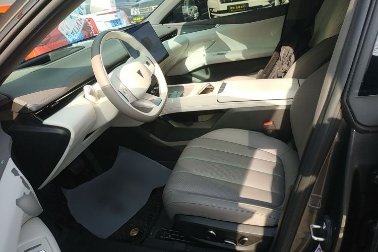 Used Deepal L07 2025 300Ultra with DeepBlue Intelligent Driving AD PRO Extended-Range Version Left Front Seat