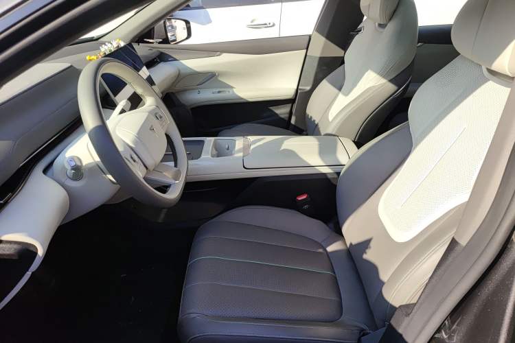 Used Deepal L07 2025 230 Ultra with DeepBlue Intelligent Driving AD PRO Extended-Range Version Left Front Seat