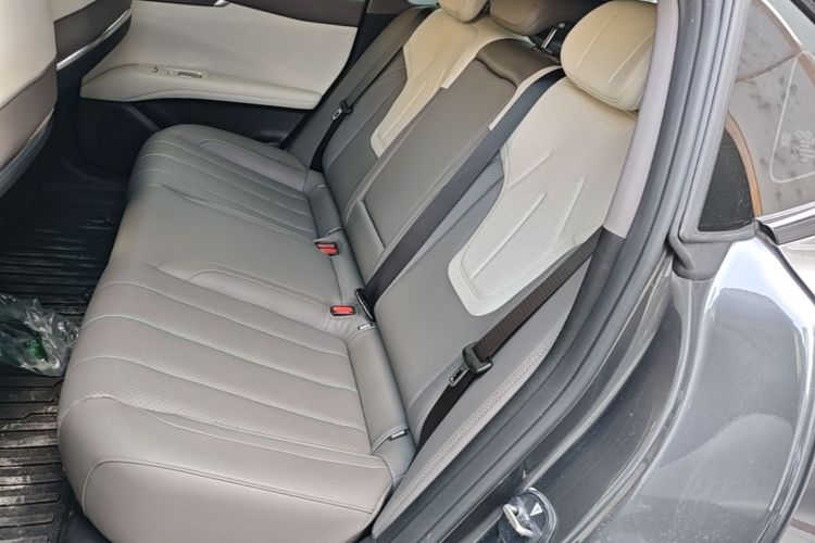 Used Deepal L07 2025 530 Ultra Qiankun Intelligent Driving ADS SE Pure Electric Version Left Rear Seat