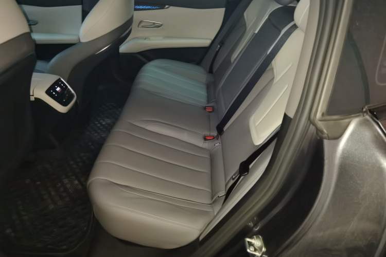 Used Deepal L07 2025 230 Ultra with DeepBlue Intelligent Driving AD PRO Extended-Range Version Left Rear Seat