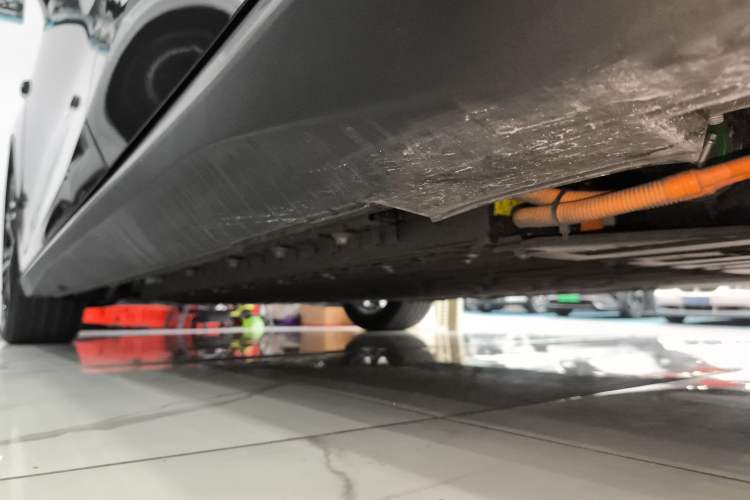 Used Deepal L07 2025 300Ultra with DeepBlue Intelligent Driving AD PRO Extended-Range Version Left Side Sill