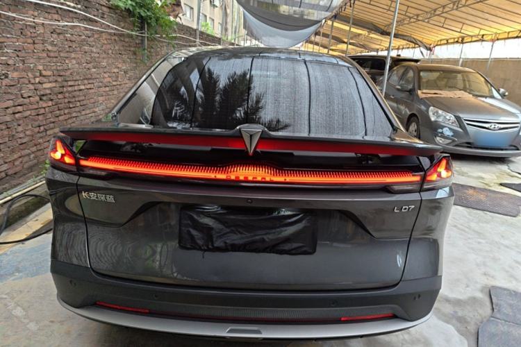 Used Deepal L07 2025 300Ultra Qiankun Intelligent Driving ADS SE Range-Extended Version Rear