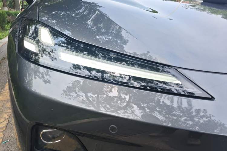 Used Deepal L07 2025 530 Ultra DeepBlue Intelligent Driving AD PRO Pure-Electric Version Right Front Headlight
