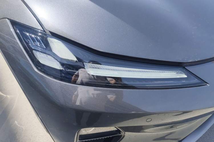 Used Deepal L07 2025 530 Ultra DeepBlue Intelligent Driving AD PRO Pure-Electric Version Right Front Headlight