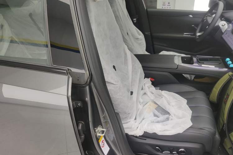 Used Deepal L07 2025 230 Ultra with DeepBlue Intelligent Driving AD PRO Extended-Range Version Right Front Seat