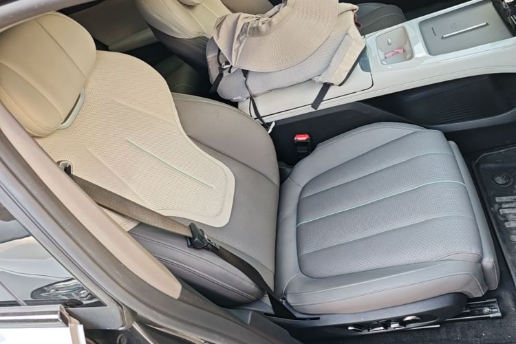 Used Deepal L07 2025 530 Ultra Qiankun Intelligent Driving ADS SE Pure Electric Version Right Front Seat