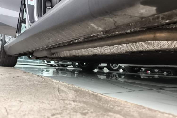 Used Deepal L07 2025 300Ultra with DeepBlue Intelligent Driving AD PRO Extended-Range Version Right Side Sill