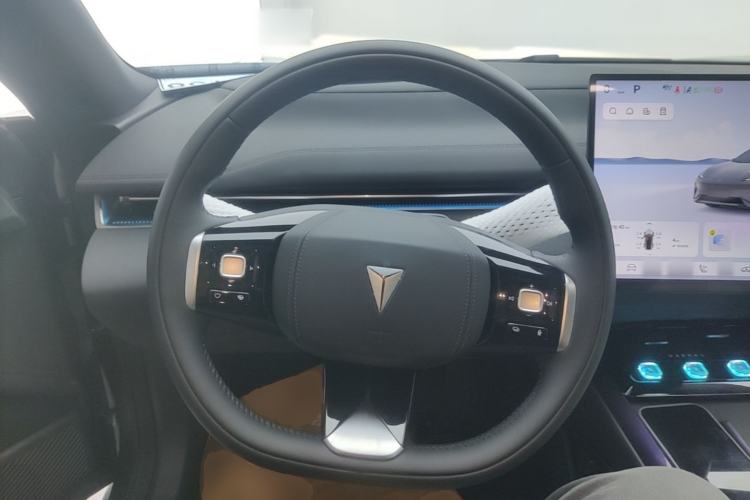 Used Deepal L07 2025 230 Ultra with DeepBlue Intelligent Driving AD PRO Extended-Range Version Steering Wheel