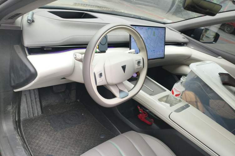 Used Deepal L07 2025 300Ultra with DeepBlue Intelligent Driving AD PRO Extended-Range Version Steering Wheel