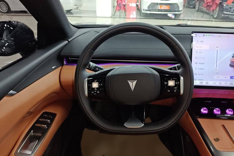 Used Deepal L07 2025 530 Ultra Qiankun Intelligent Driving ADS SE Pure Electric Version Steering Wheel