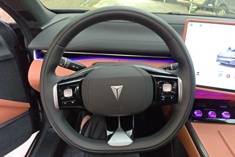 Used Deepal L07 2025 300Ultra Qiankun Intelligent Driving ADS SE Range-Extended Version Steering Wheel