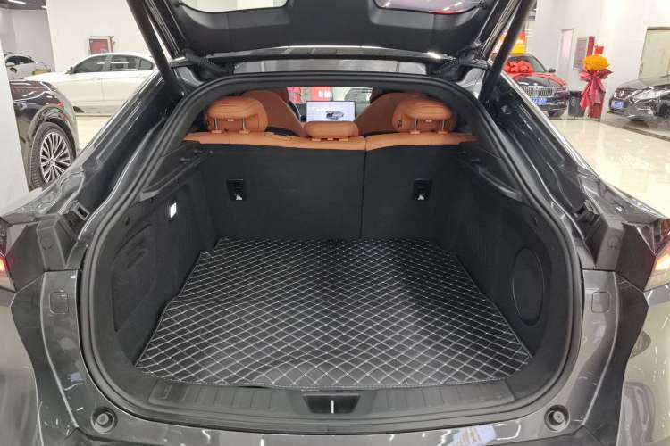 Used Deepal L07 2025 530 Ultra Qiankun Intelligent Driving ADS SE Pure Electric Version Trunk