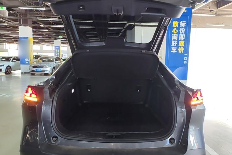 Used Deepal L07 2025 530 Ultra DeepBlue Intelligent Driving AD PRO Pure-Electric Version Trunk