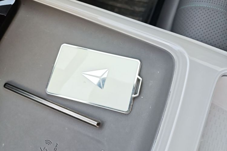 Used Deepal L07 2025 530 Ultra Qiankun Intelligent Driving ADS SE Pure Electric Version Vehicle Key