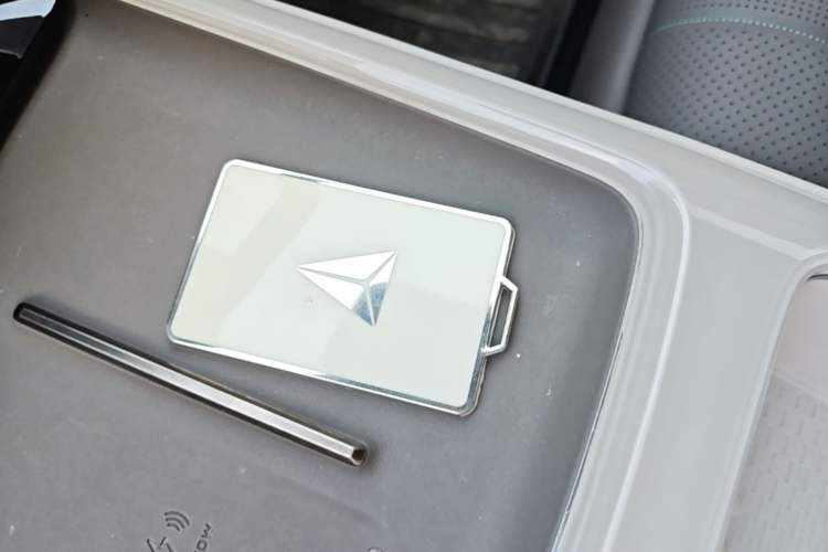 Used Deepal L07 2025 530 Ultra Qiankun Intelligent Driving ADS SE Pure Electric Version Vehicle Key