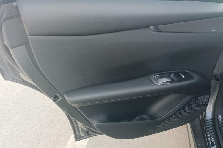 Used Deepal L07 2025 530 Ultra DeepBlue Intelligent Driving AD PRO Pure-Electric Version Left Rear Door Interior