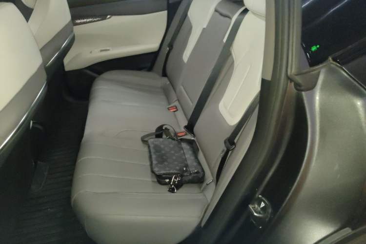 Used Deepal L07 2025 530 Ultra Qiankun Intelligent Driving ADS SE Pure Electric Version Left Rear Seat