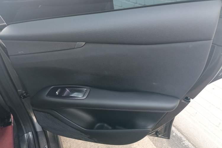 Used Deepal L07 2025 530 Ultra DeepBlue Intelligent Driving AD PRO Pure-Electric Version Right Rear Door Interior