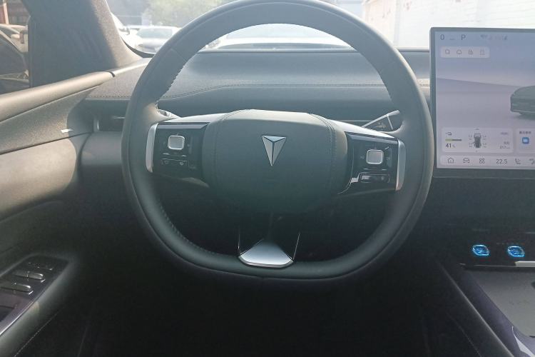 Used Deepal L07 2025 530 Ultra DeepBlue Intelligent Driving AD PRO Pure-Electric Version Steering Wheel