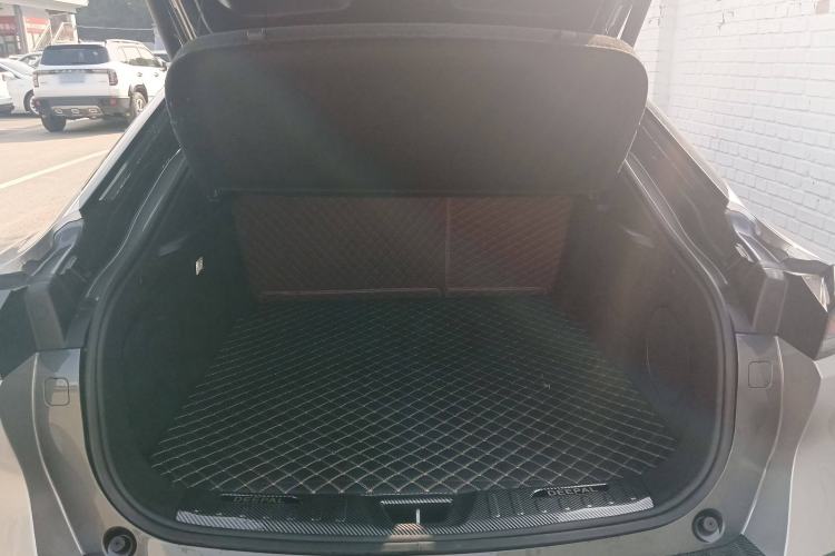 Used Deepal L07 2025 530 Ultra DeepBlue Intelligent Driving AD PRO Pure-Electric Version Trunk