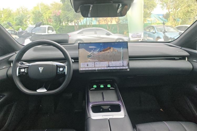 Used Deepal L07 2025 230 Ultra Qiankun Intelligent Driving ADS SE Range-Extended Version Center Console