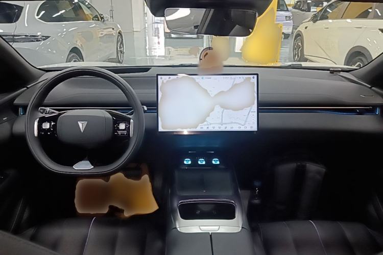 Used Deepal L07 2025 230 Ultra with DeepBlue Intelligent Driving AD PRO Extended-Range Version Center Console