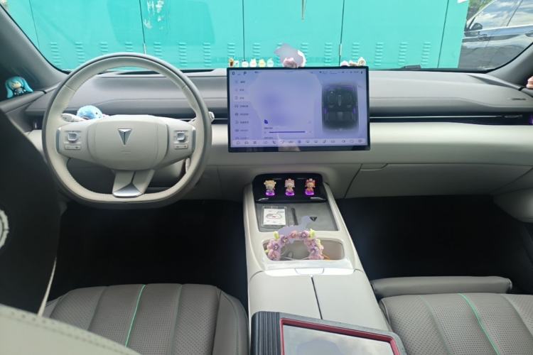 Used Deepal L07 2025 230 Ultra Qiankun Intelligent Driving ADS SE Range-Extended Version Center Console