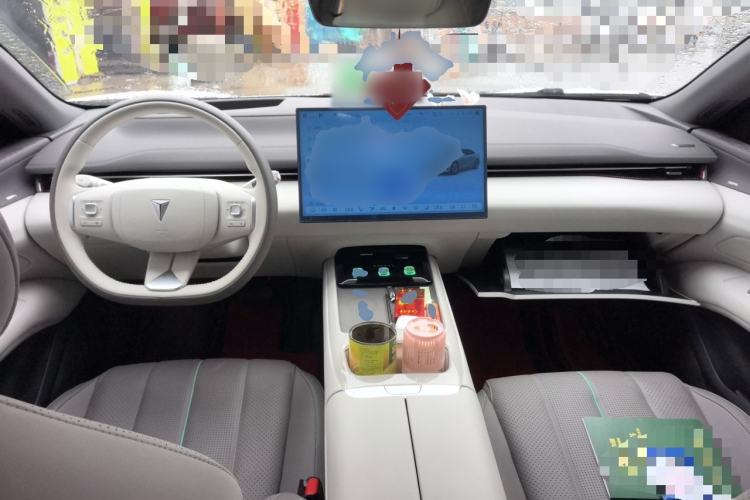 Used Deepal L07 2025 230 Ultra with DeepBlue Intelligent Driving AD PRO Extended-Range Version Center Console