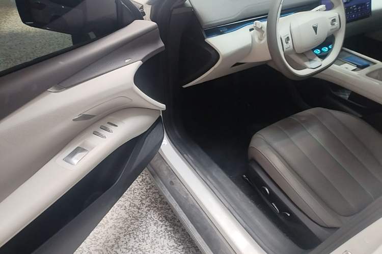 Used Deepal L07 2025 530 Ultra Qiankun Intelligent Driving ADS SE Pure Electric Version Driver Seat