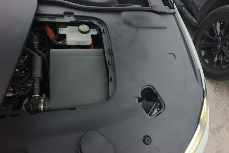 Used Deepal L07 2025 300Ultra with DeepBlue Intelligent Driving AD PRO Extended-Range Version Engine Bay Left