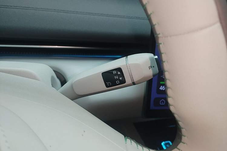 Used Deepal L07 2025 530 Ultra Qiankun Intelligent Driving ADS SE Pure Electric Version Gear Lever