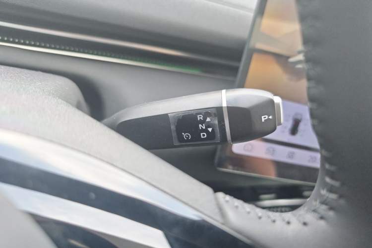 Used Deepal L07 2025 230 Ultra Qiankun Intelligent Driving ADS SE Range-Extended Version Gear Lever