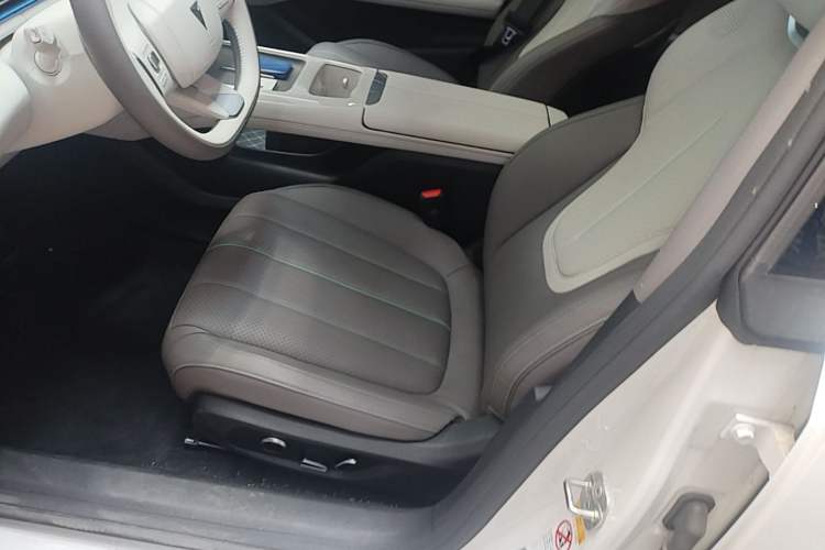 Used Deepal L07 2025 530 Ultra Qiankun Intelligent Driving ADS SE Pure Electric Version Left Front Seat