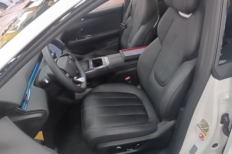 Used Deepal L07 2025 230 Ultra with DeepBlue Intelligent Driving AD PRO Extended-Range Version Left Front Seat