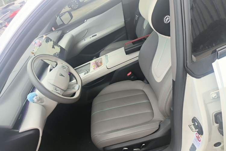 Used Deepal L07 2025 230 Ultra Qiankun Intelligent Driving ADS SE Range-Extended Version Left Front Seat