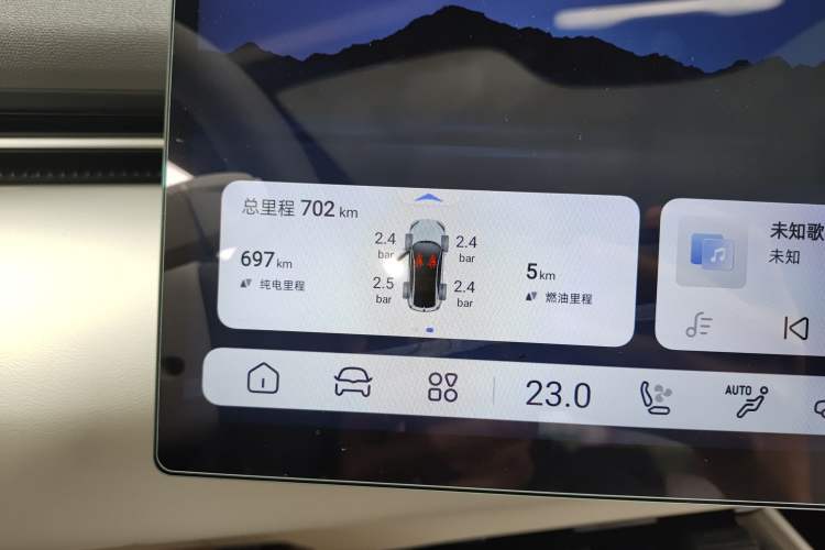 Used Deepal L07 2025 230 Ultra with DeepBlue Intelligent Driving AD PRO Extended-Range Version Odometer Close Up