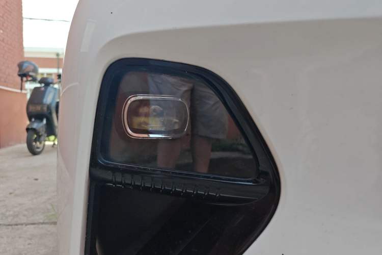 Used Deepal L07 2025 530 Ultra DeepBlue Intelligent Driving AD PRO Pure-Electric Version Right Front Headlight