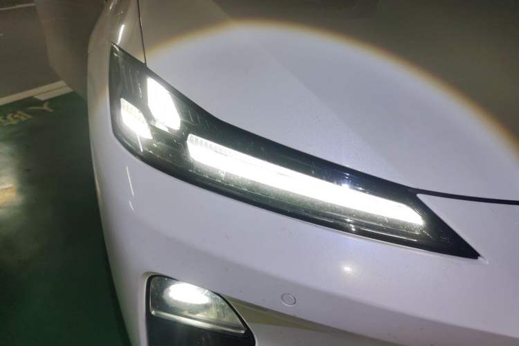 Used Deepal L07 2025 230 Ultra with DeepBlue Intelligent Driving AD PRO Extended-Range Version Right Front Headlight