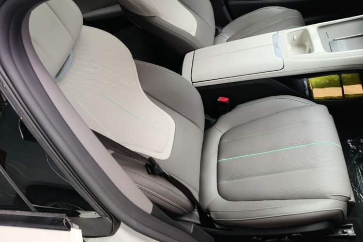 Used Deepal L07 2025 230Max Deep Blue Intelligent Driving AD PRO Range-Extended Version Right Front Seat
