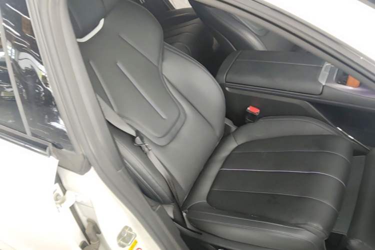 Used Deepal L07 2025 530 Ultra DeepBlue Intelligent Driving AD PRO Pure-Electric Version Right Front Seat